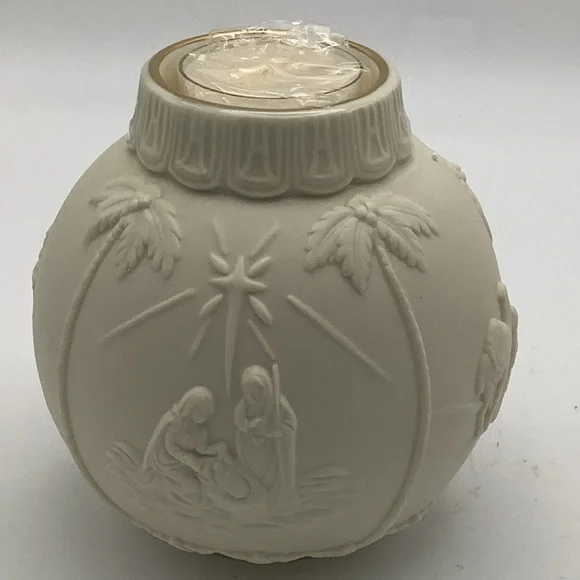 New Lenox Ornamental Glow Nativity Votive - Picture 5 of 16